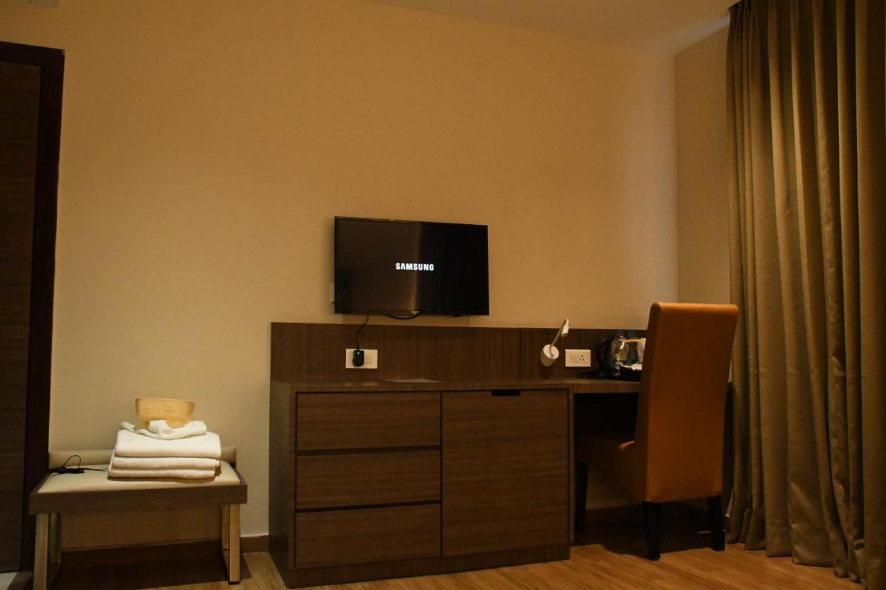 Lynq Aero Hotel Kalkutta Kültér fotó