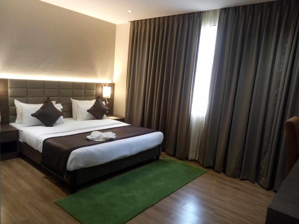 Lynq Aero Hotel Kalkutta Kültér fotó