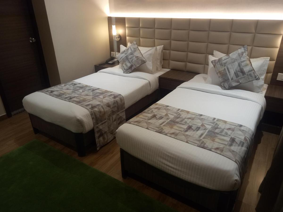 Lynq Aero Hotel Kalkutta Kültér fotó