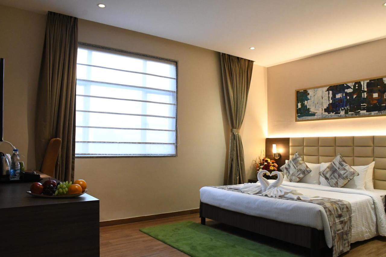 Lynq Aero Hotel Kalkutta Kültér fotó